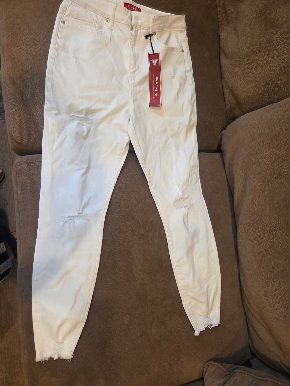 Guess White Jeans. Simmone Fit, Stretch Denim, High Rise, Skinny Fit. NWT